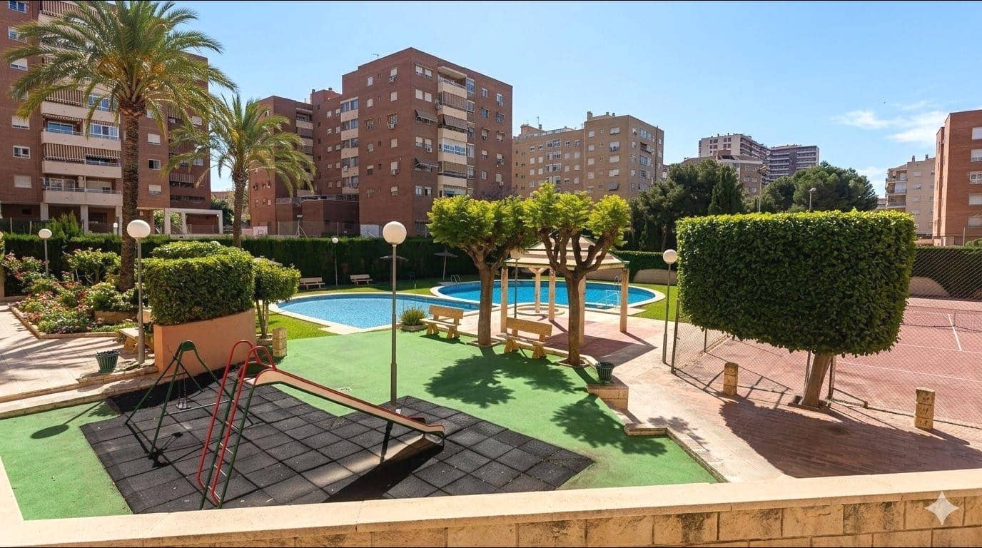 3 Zimmer Apartment zu verkaufen in Alicante / Alacant Stadt mit Pool Garage - 350.000 € (Ref: 9893811)