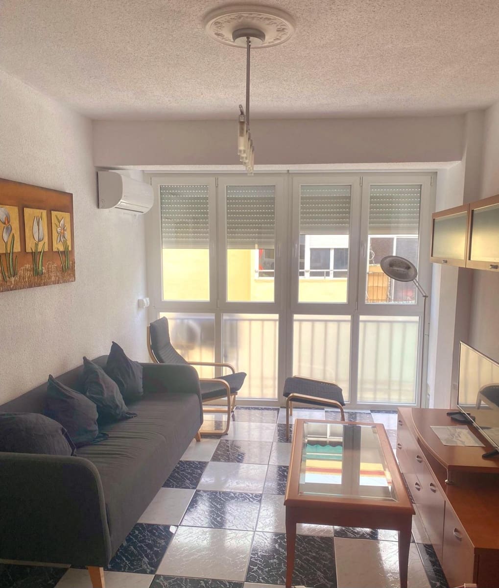 2 Zimmer Wohnung zu vermieten in Alicante / Alacant Stadt - 900 € (Ref: 9896280)