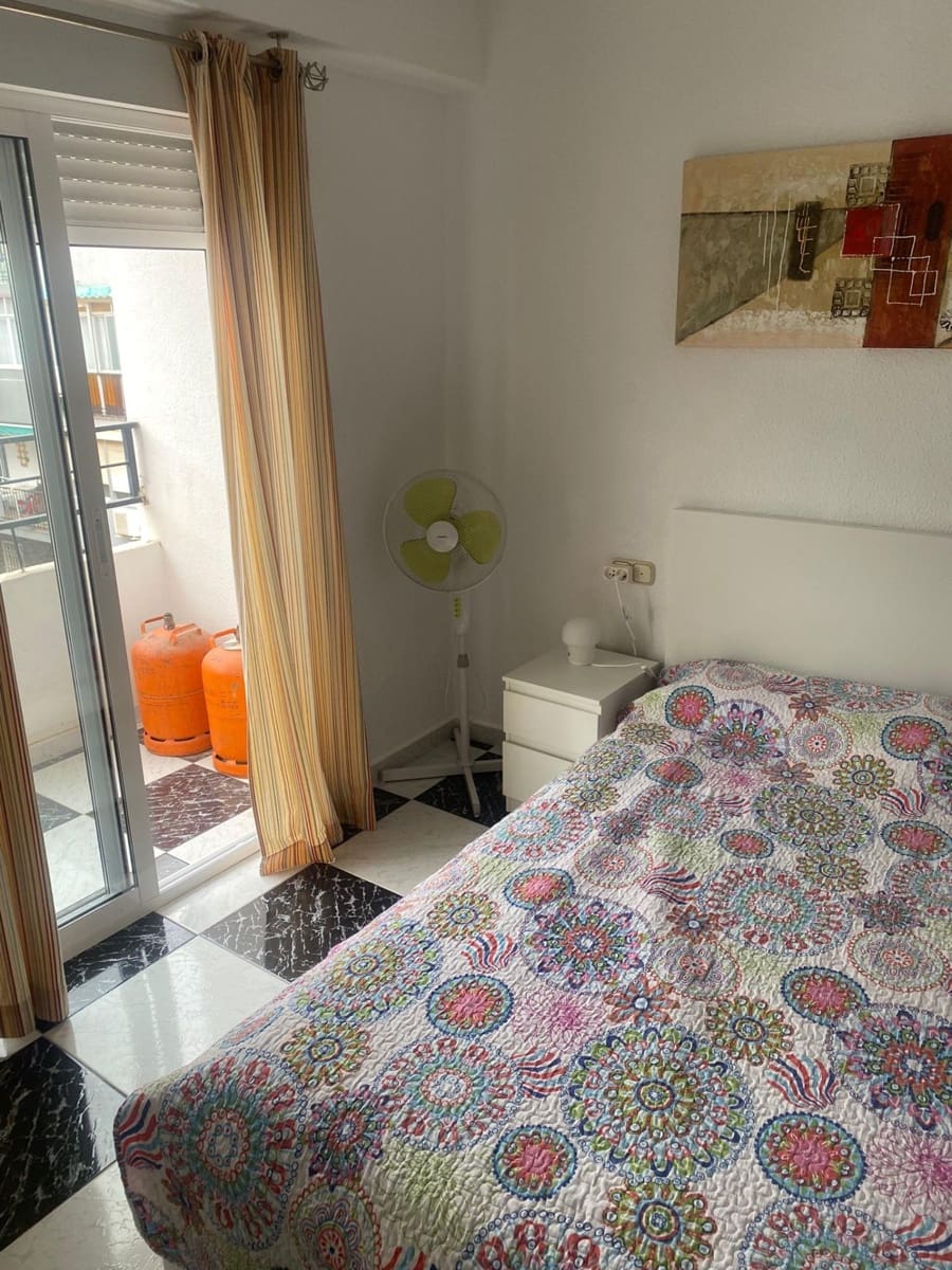 2 Zimmer Wohnung zu vermieten in Alicante / Alacant Stadt - 900 € (Ref: 9896280)