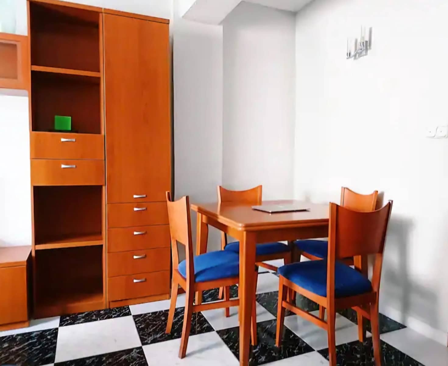 2 Zimmer Wohnung zu vermieten in Alicante / Alacant Stadt - 900 € (Ref: 9896280)