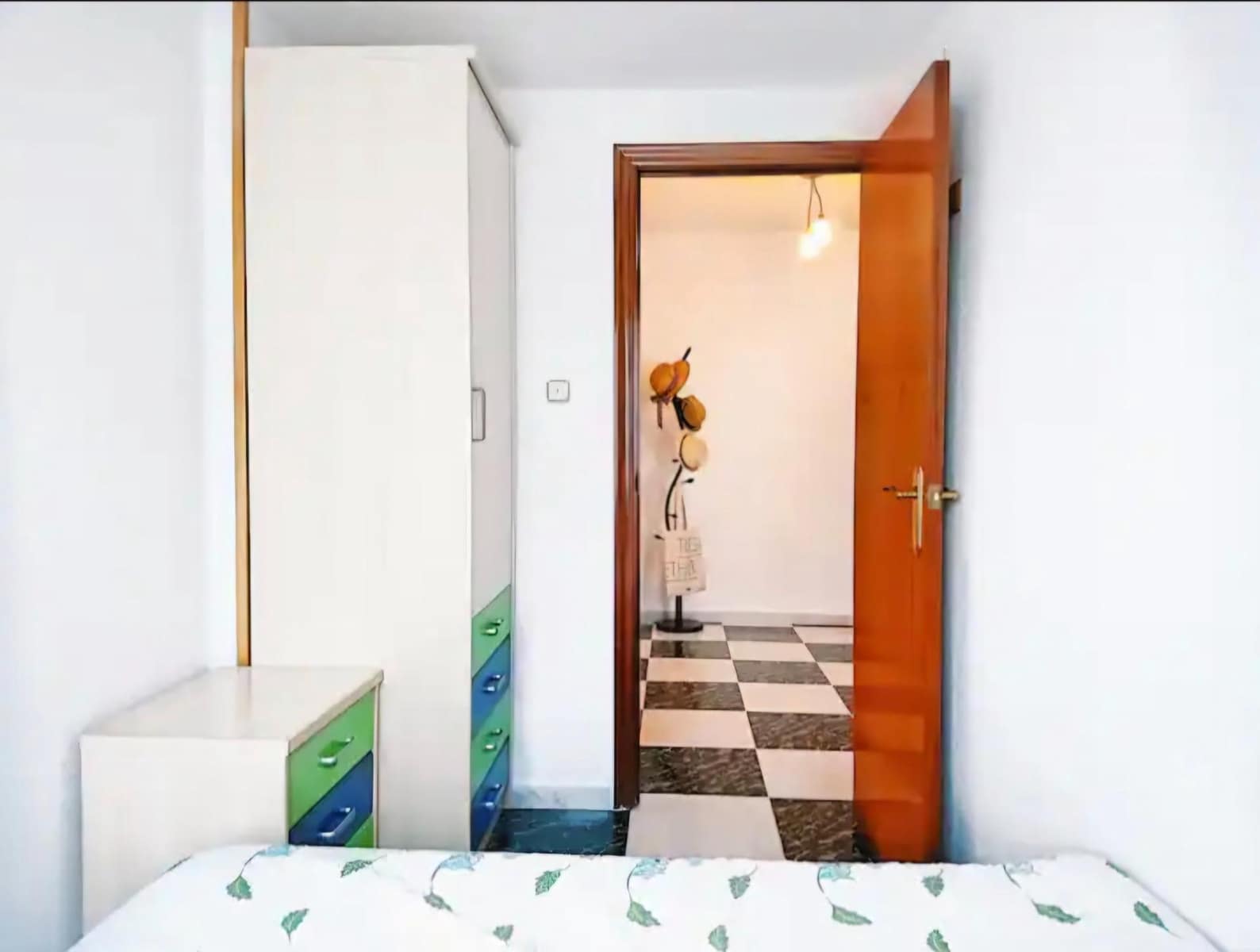 2 Zimmer Wohnung zu vermieten in Alicante / Alacant Stadt - 900 € (Ref: 9896280)