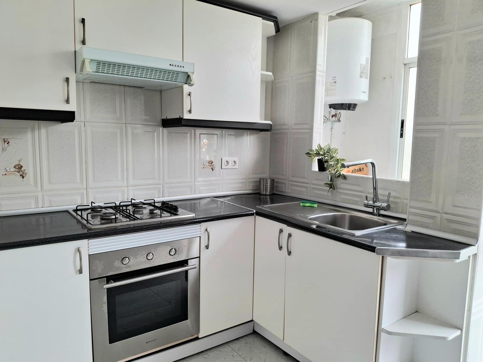 2 camera da letto Appartamento da affittare in Alicante citta - 900 € (Rif: 9896280)