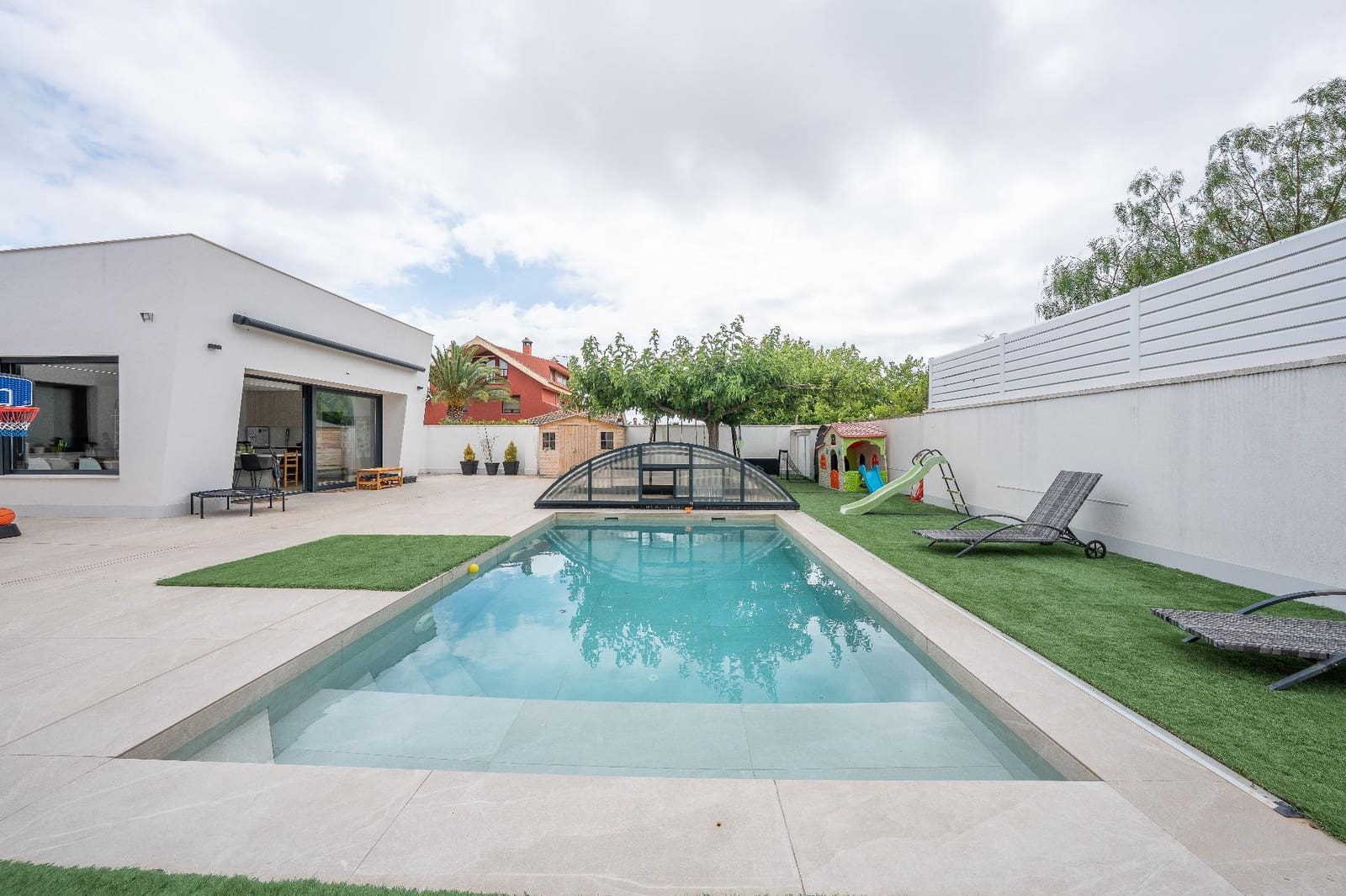 3 bedroom Villa for sale in Castalla with pool garage - € 800,000 (Ref: 9896282)