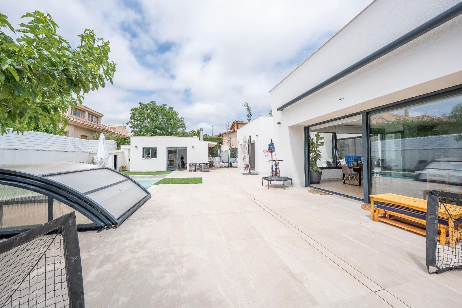 3 bedroom Villa for sale in Castalla with pool garage - € 800,000 (Ref: 9896282)