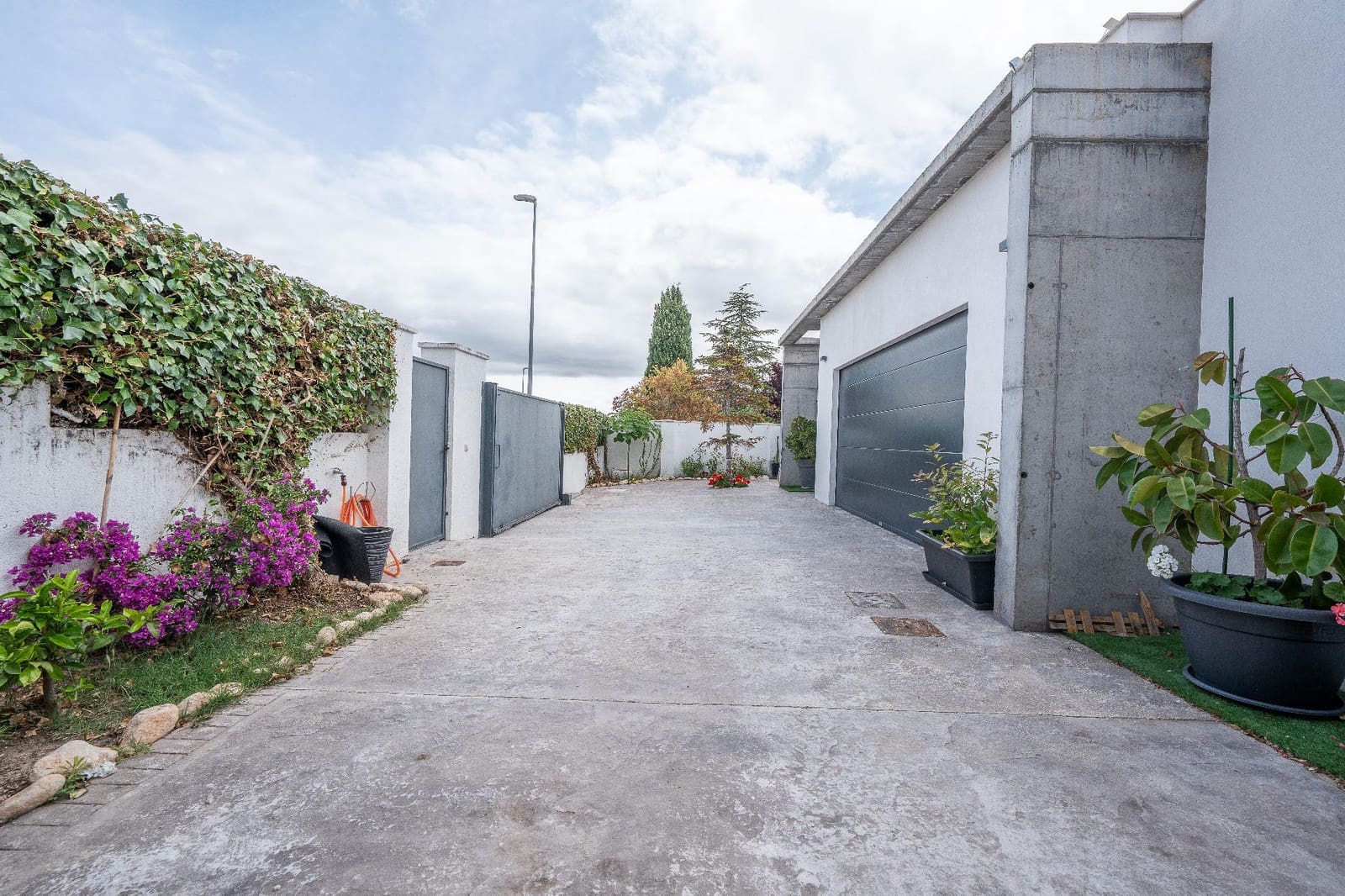 3 bedroom Villa for sale in Castalla with pool garage - € 800,000 (Ref: 9896282)