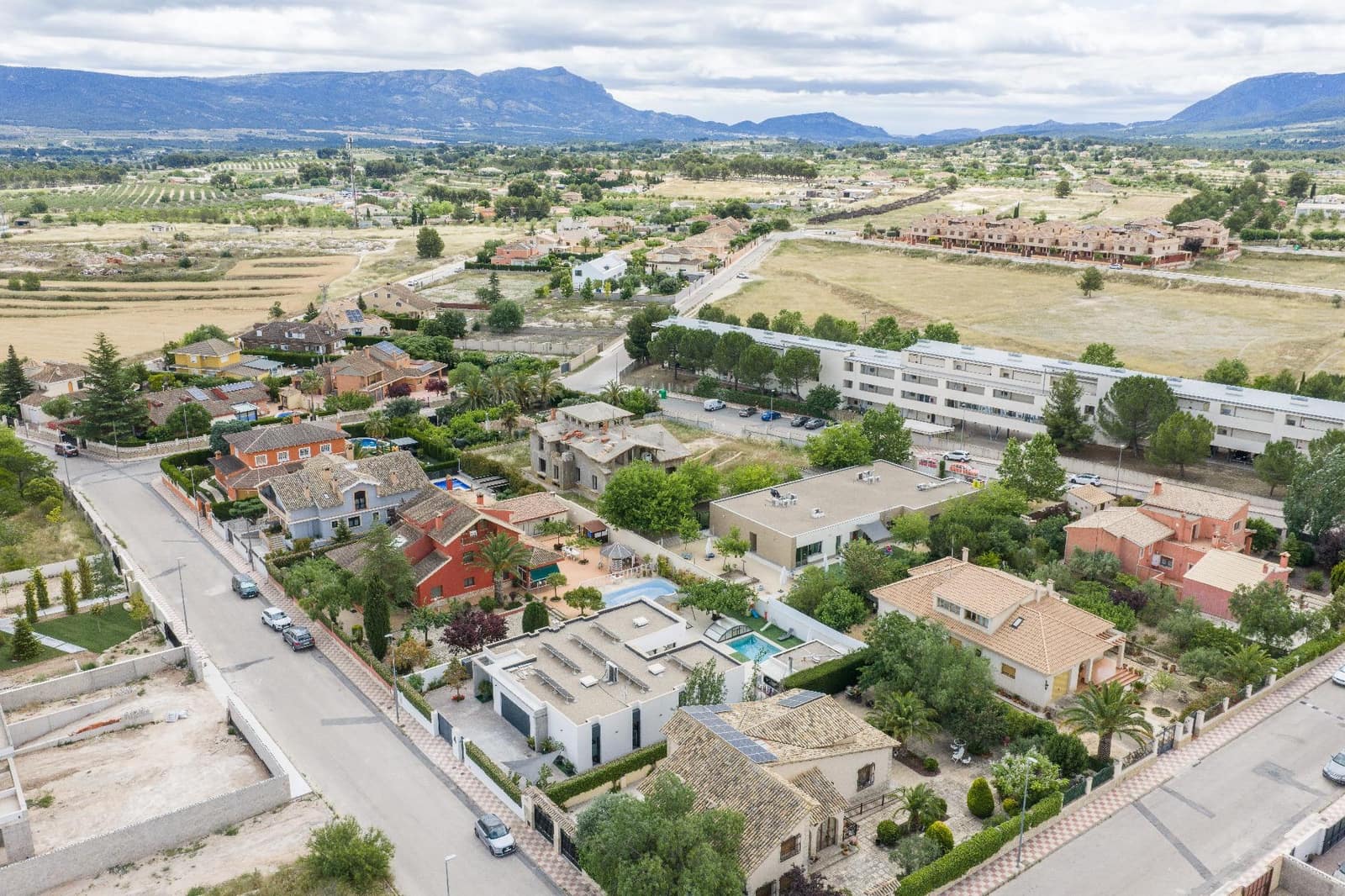 3 bedroom Villa for sale in Castalla with pool garage - € 800,000 (Ref: 9896282)