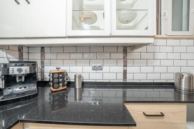 3 soveværelse Lejlighed til salg i Alicante by - € 205.000 (Ref: 9903869)