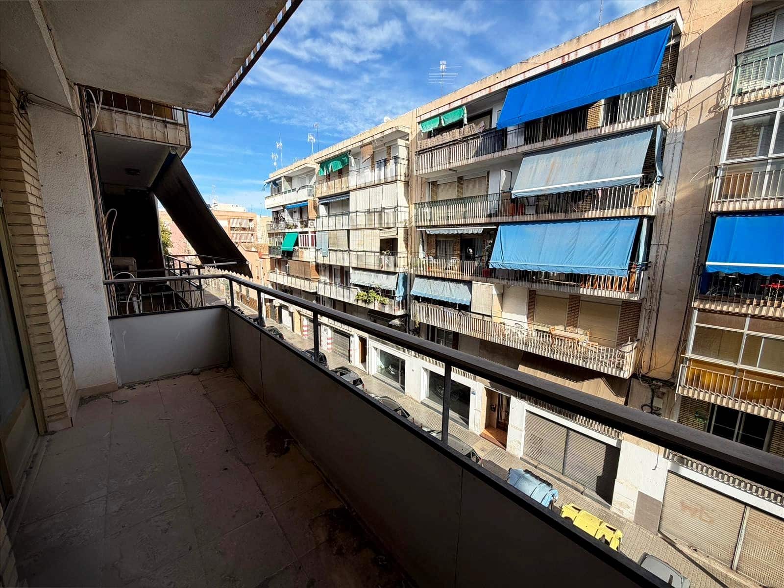 Piso de 3 habitaciones en Elche / Elx en venta - 115.000 € (Ref: 9903870)