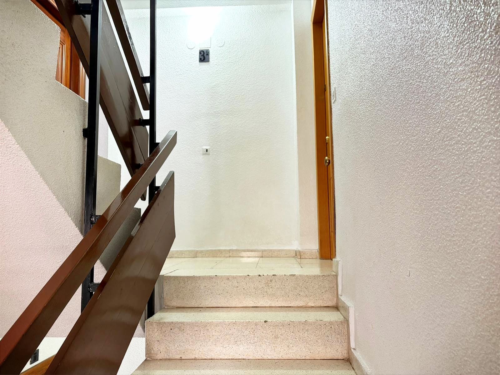 Piso de 3 habitaciones en Elche / Elx en venta - 115.000 € (Ref: 9903870)
