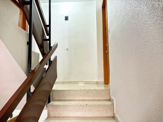 Piso de 3 habitaciones en Elche / Elx en venta - 115.000 € (Ref: 9903870)