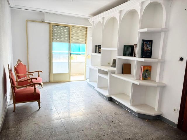 Piso de 3 habitaciones en Elche / Elx en venta - 115.000 € (Ref: 9903870)