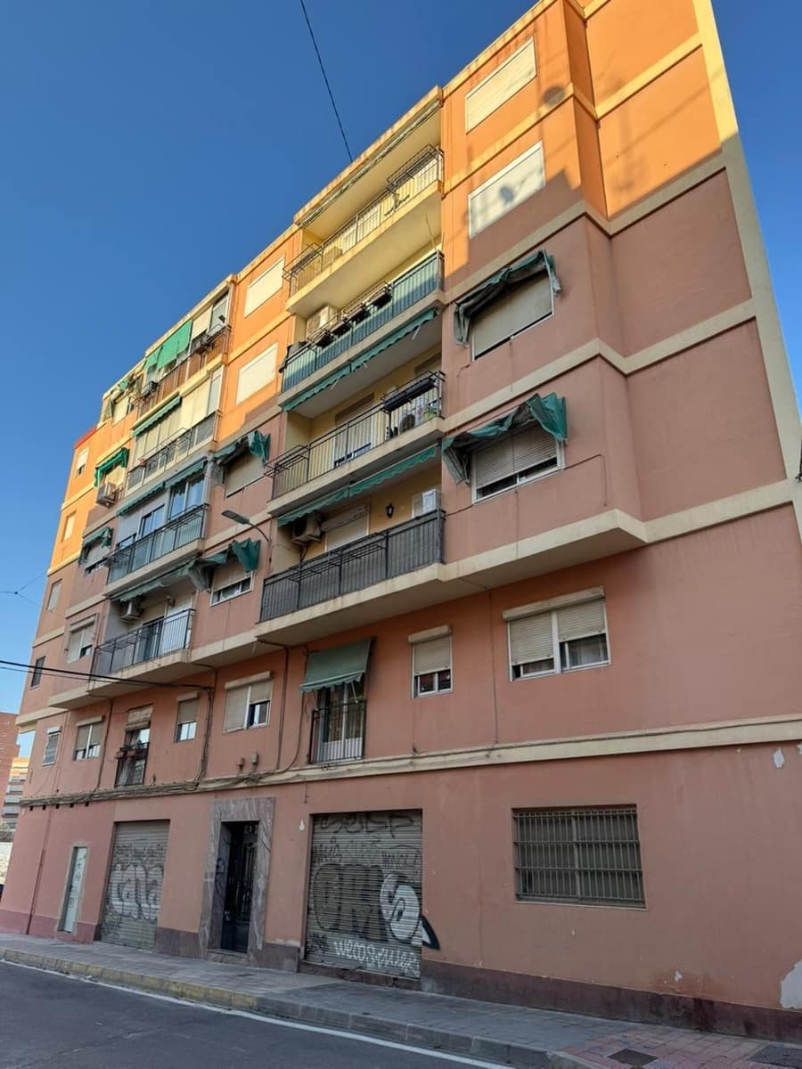 4 soveværelse Lejlighed til salg i Alicante by - € 170.000 (Ref: 9907513)