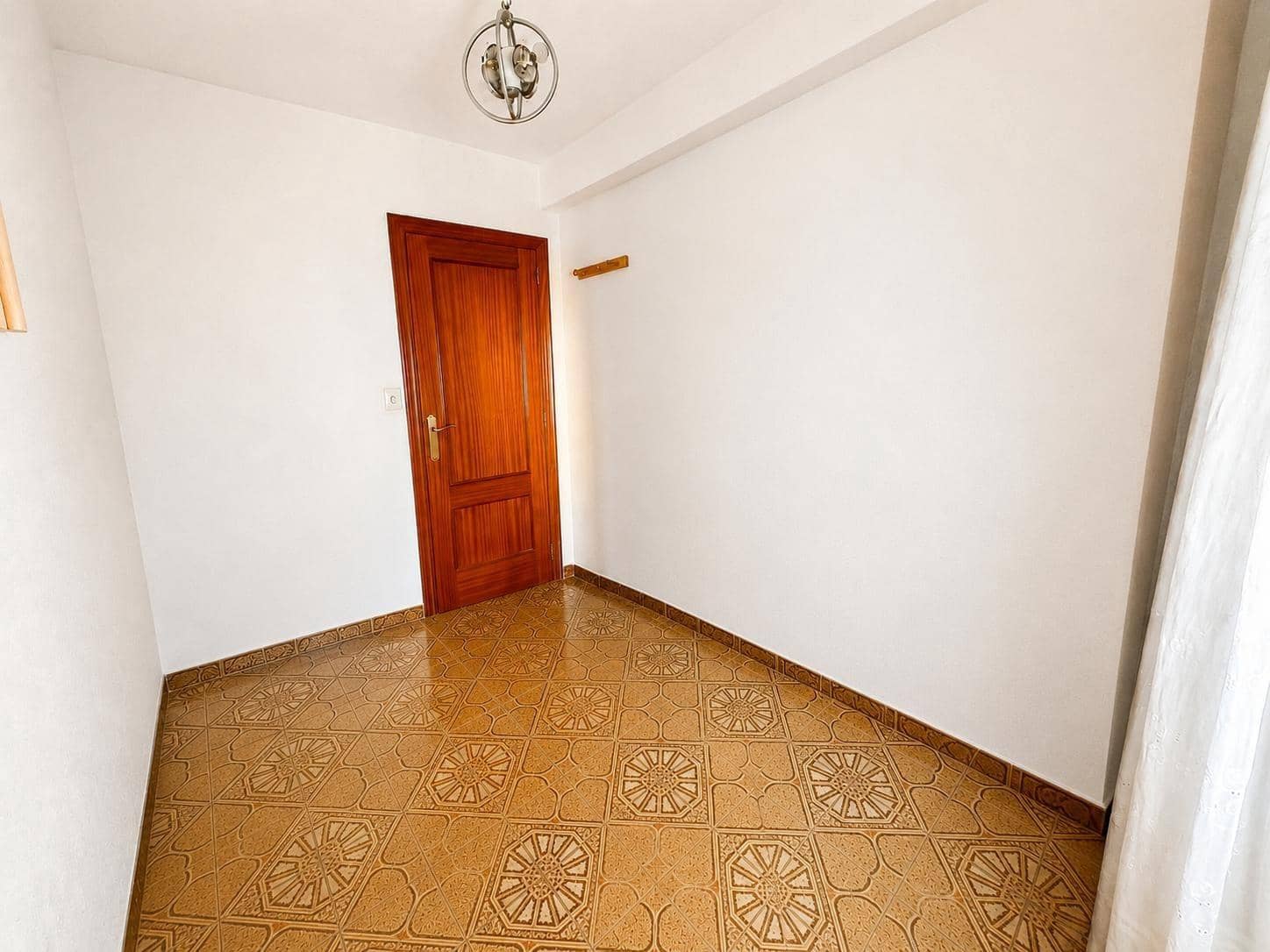 4 soveværelse Lejlighed til salg i Alicante by - € 170.000 (Ref: 9907513)