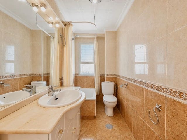 4 soveværelse Lejlighed til salg i Alipark, Alicante by - € 170.000 (Ref: 9907513)