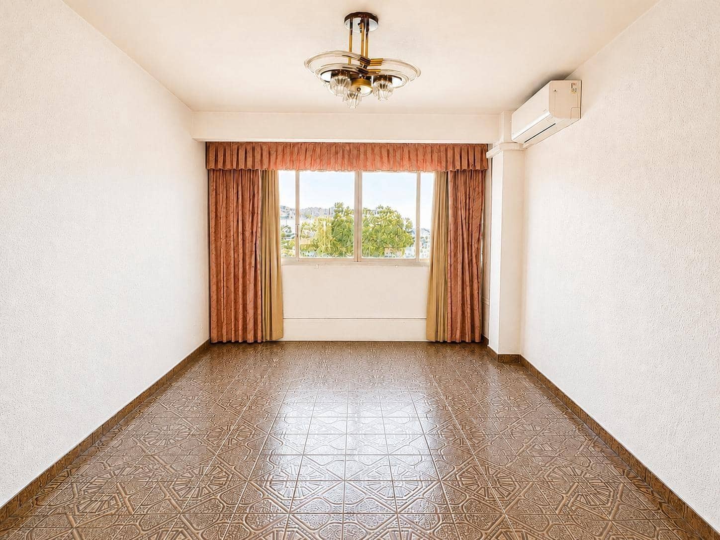 4 soveværelse Lejlighed til salg i Alicante by - € 170.000 (Ref: 9907513)
