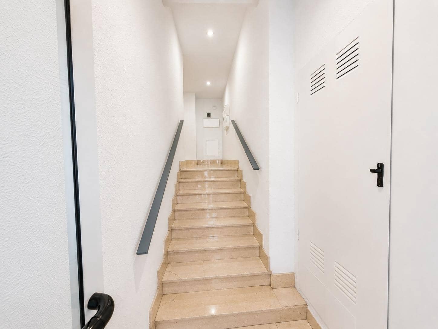 3 bedroom Apartment for sale in Alicante / Alacant city with garage - € 185,000 (Ref: 9910993)