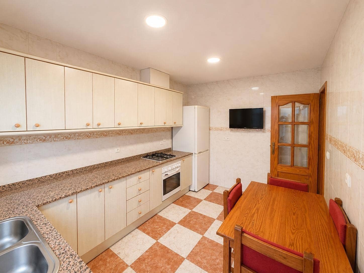 3 bedroom Apartment for sale in Alicante / Alacant city with garage - € 185,000 (Ref: 9910993)