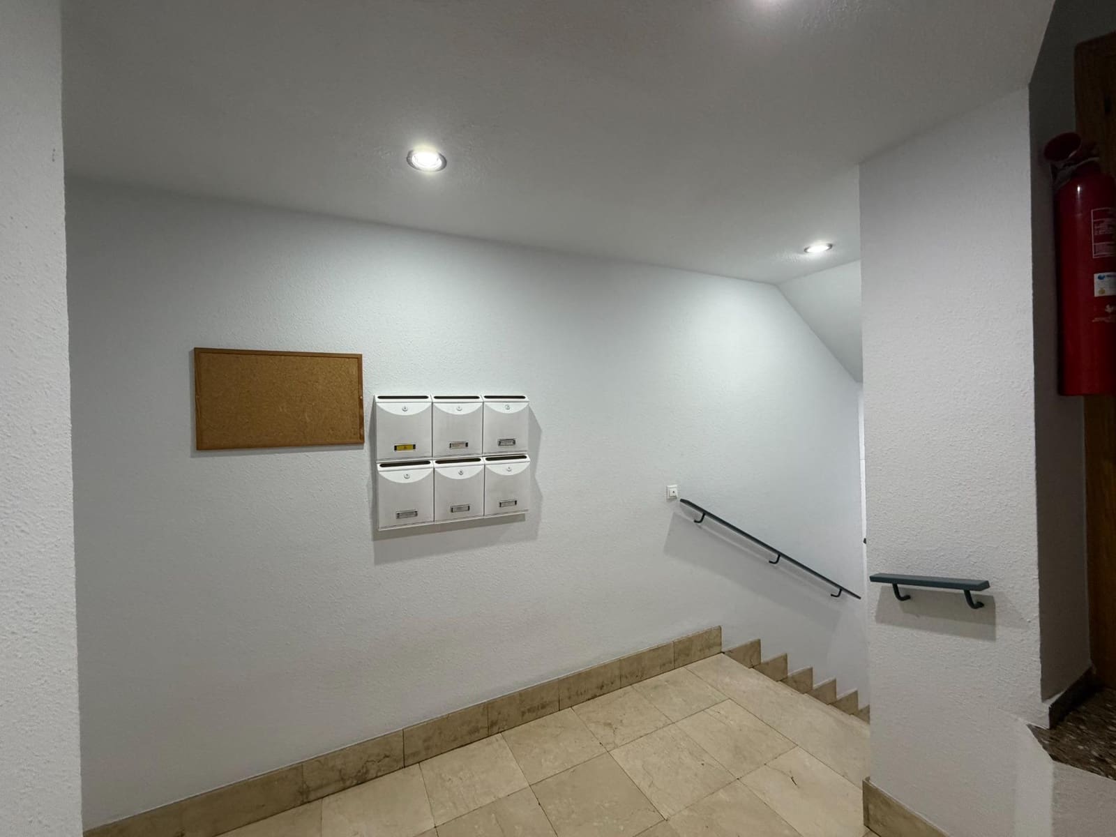 3 bedroom Apartment for sale in Alicante / Alacant city with garage - € 185,000 (Ref: 9910993)