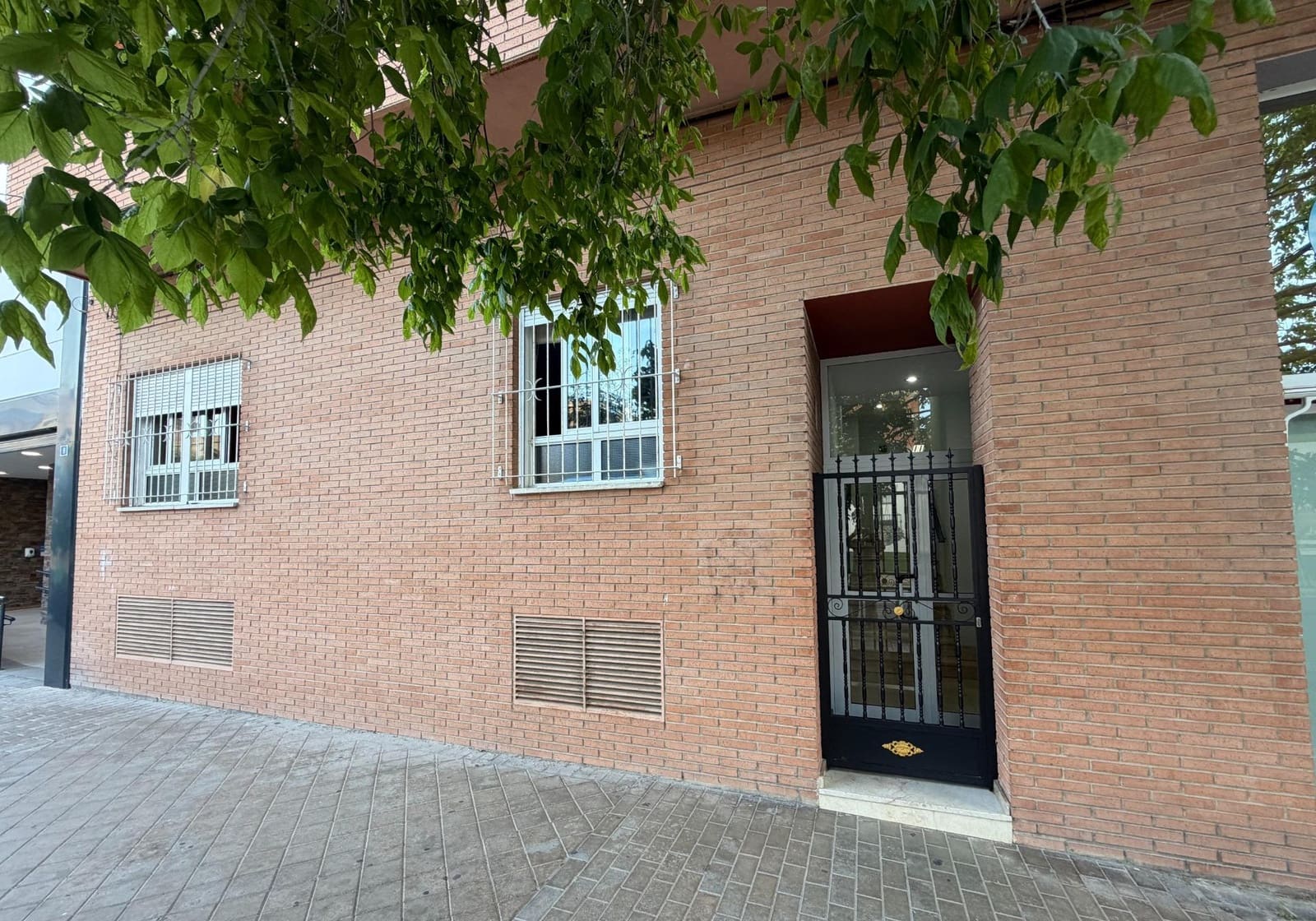 3 bedroom Apartment for sale in Alicante / Alacant city with garage - € 185,000 (Ref: 9910993)