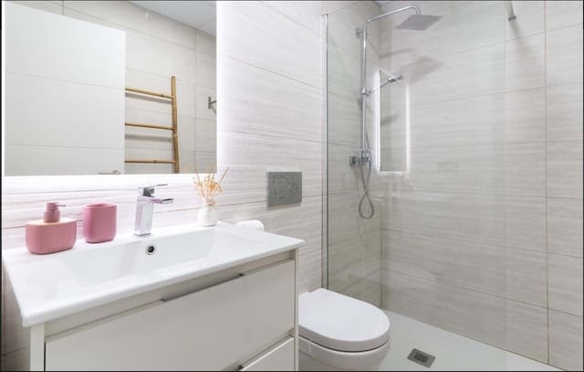 Villa/Maison de 3 chambres à louer à Finestrat avec piscine - 4 500 € (Ref: 9922264)