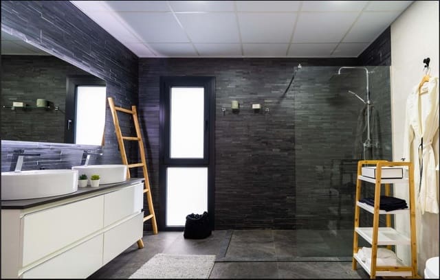 Villa/Maison de 3 chambres à louer à Finestrat avec piscine - 4 500 € (Ref: 9922264)