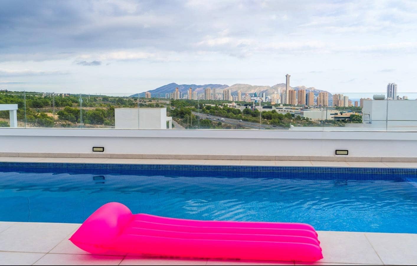 3 bedroom Villa for rent in Finestrat with pool - € 4,500 (Ref: 9922264)