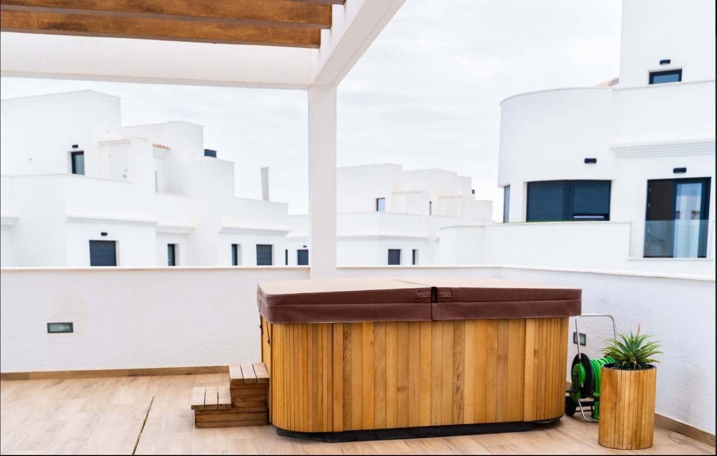 3 bedroom Villa for rent in Finestrat with pool - € 4,500 (Ref: 9922264)