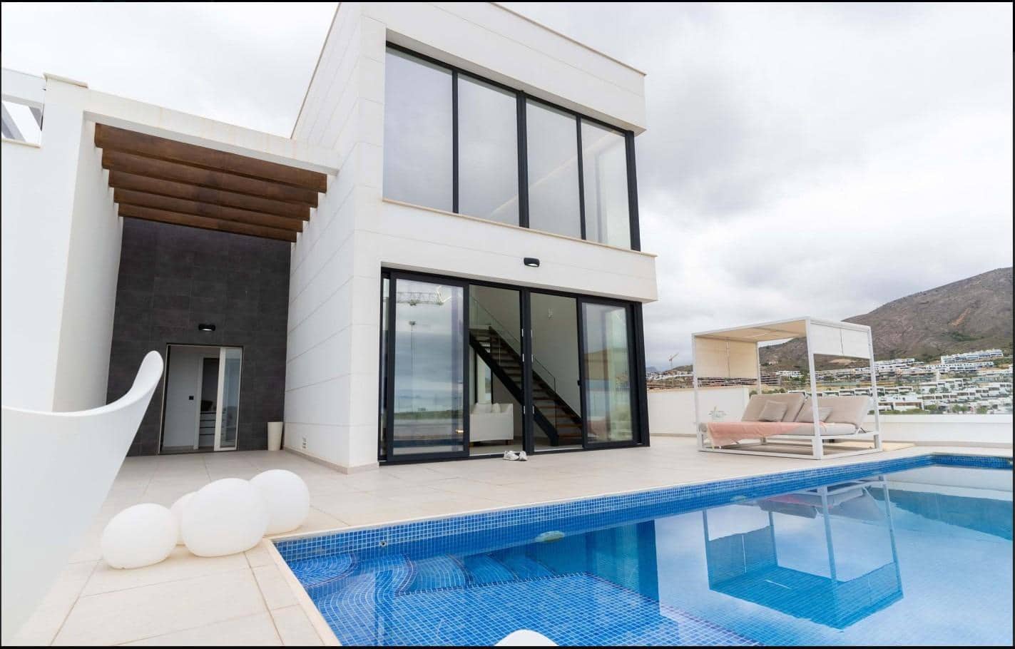 3 bedroom Villa for rent in Finestrat with pool - € 4,500 (Ref: 9922264)