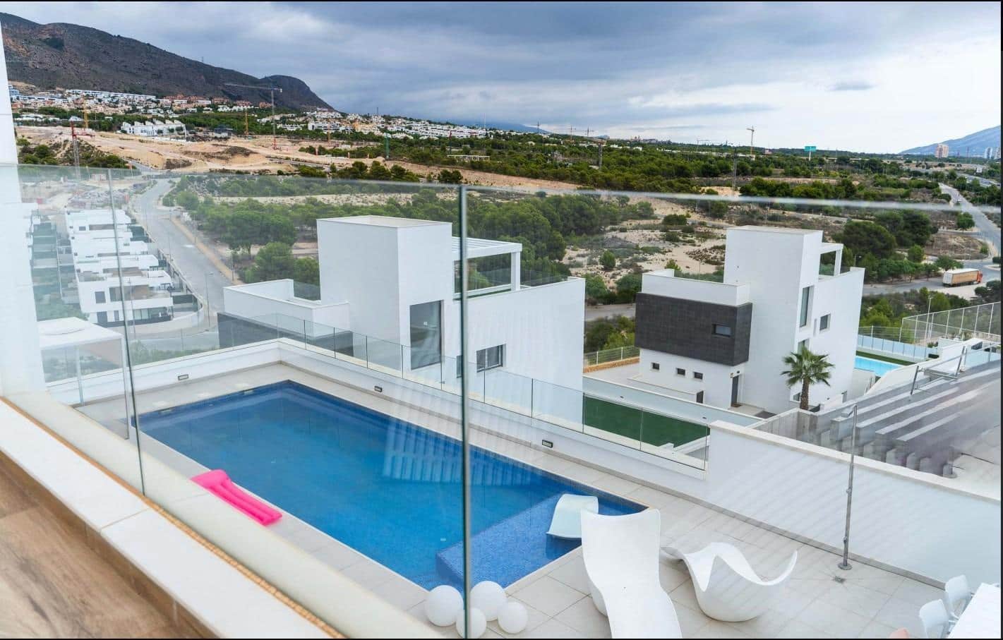 3 bedroom Villa for rent in Finestrat with pool - € 4,500 (Ref: 9922264)
