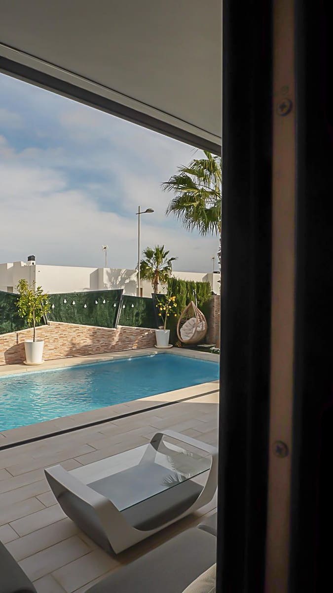 3 soverom Villa til leie i Finestrat med svømmebasseng garasje - € 4 500 (Ref: 9927357)