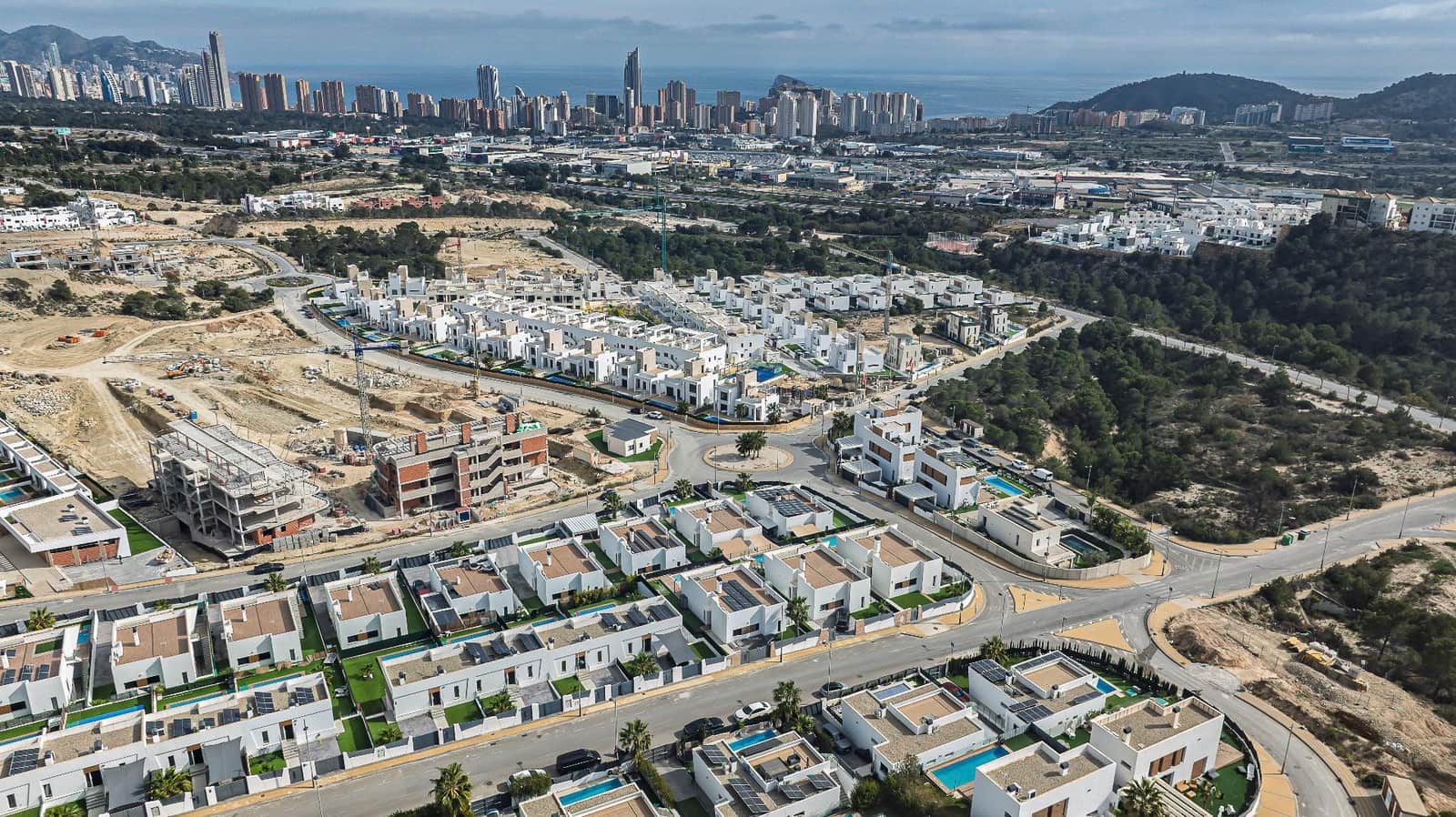 3 soverom Villa til leie i Finestrat med svømmebasseng garasje - € 4 500 (Ref: 9927357)