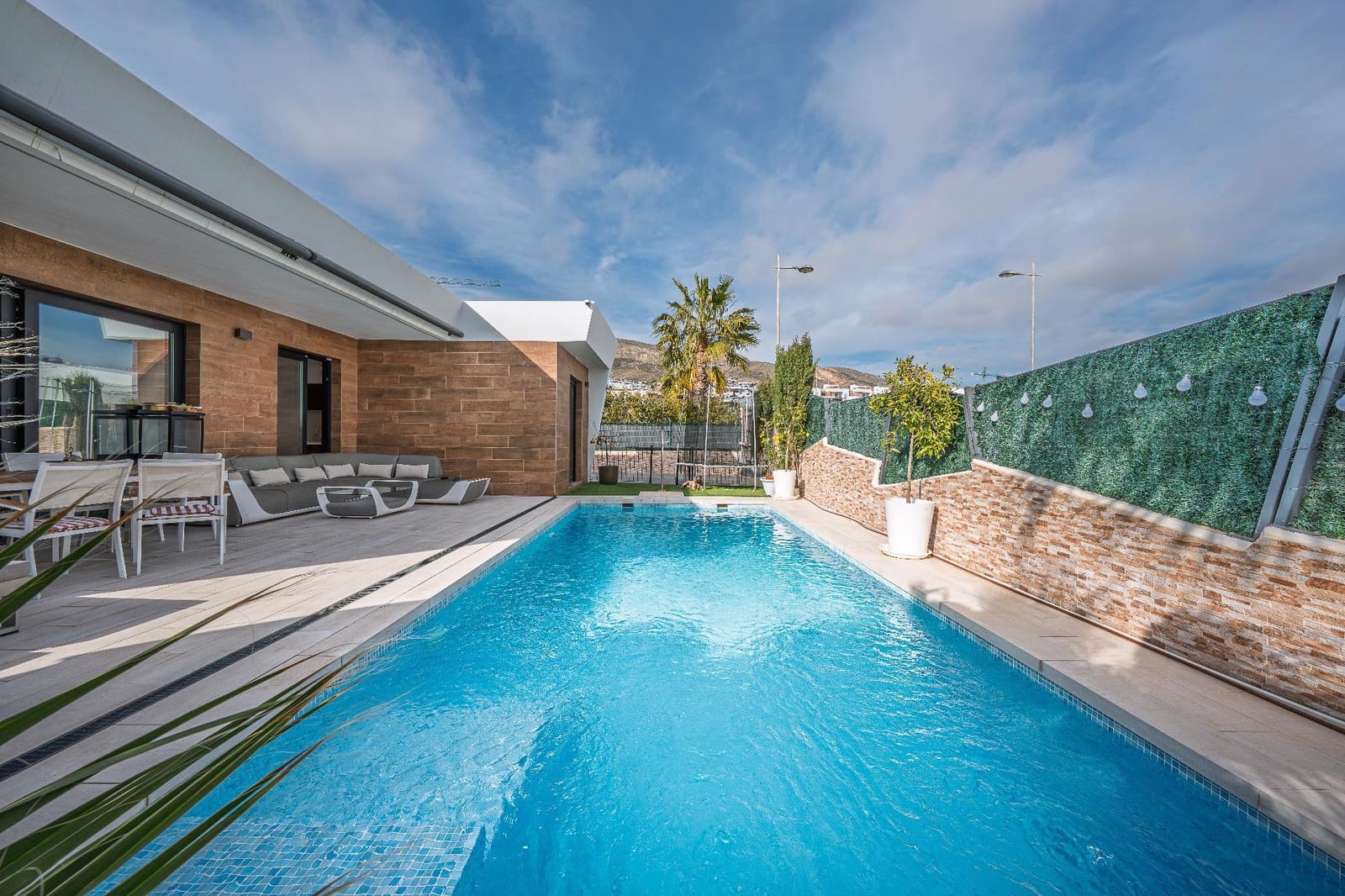 3 soverom Villa til leie i Finestrat med svømmebasseng garasje - € 4 500 (Ref: 9927357)
