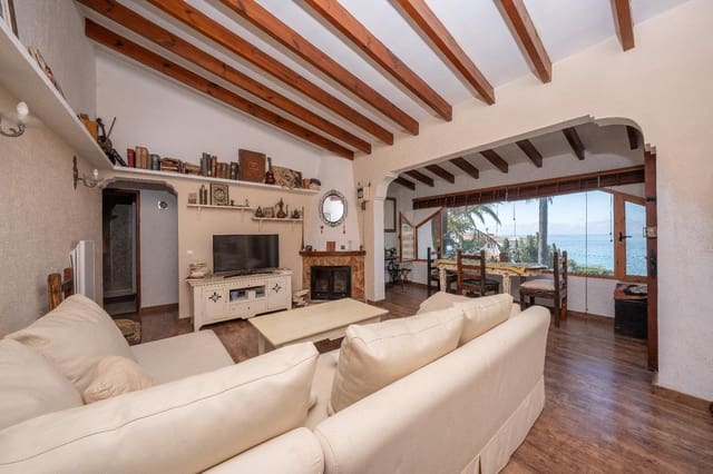 4 soveværelse Villa til salg i El Campello med swimmingpool garage - € 800.000 (Ref: 9929340)