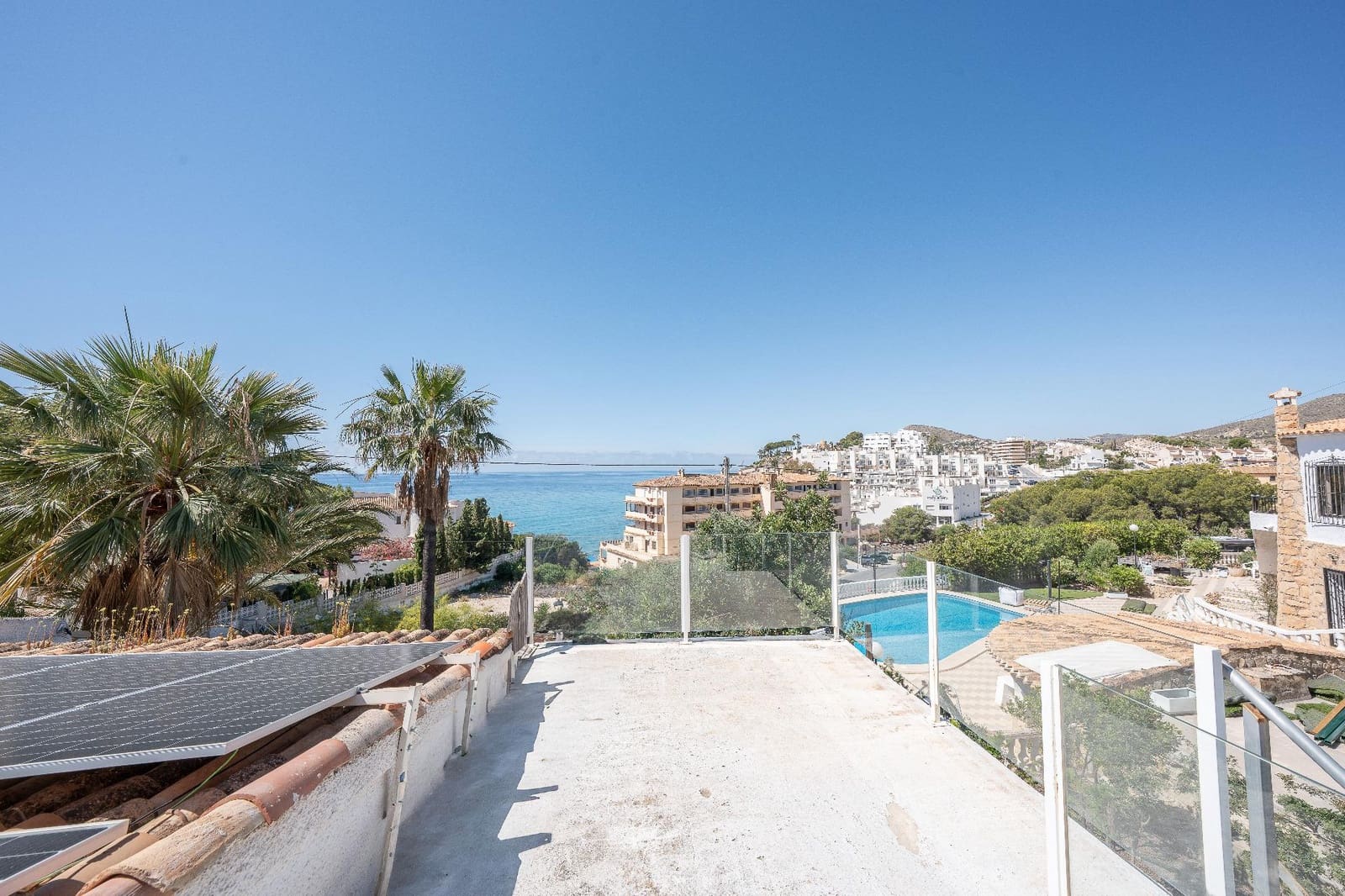 4 soveværelse Villa til salg i El Campello med swimmingpool garage - € 800.000 (Ref: 9929340)