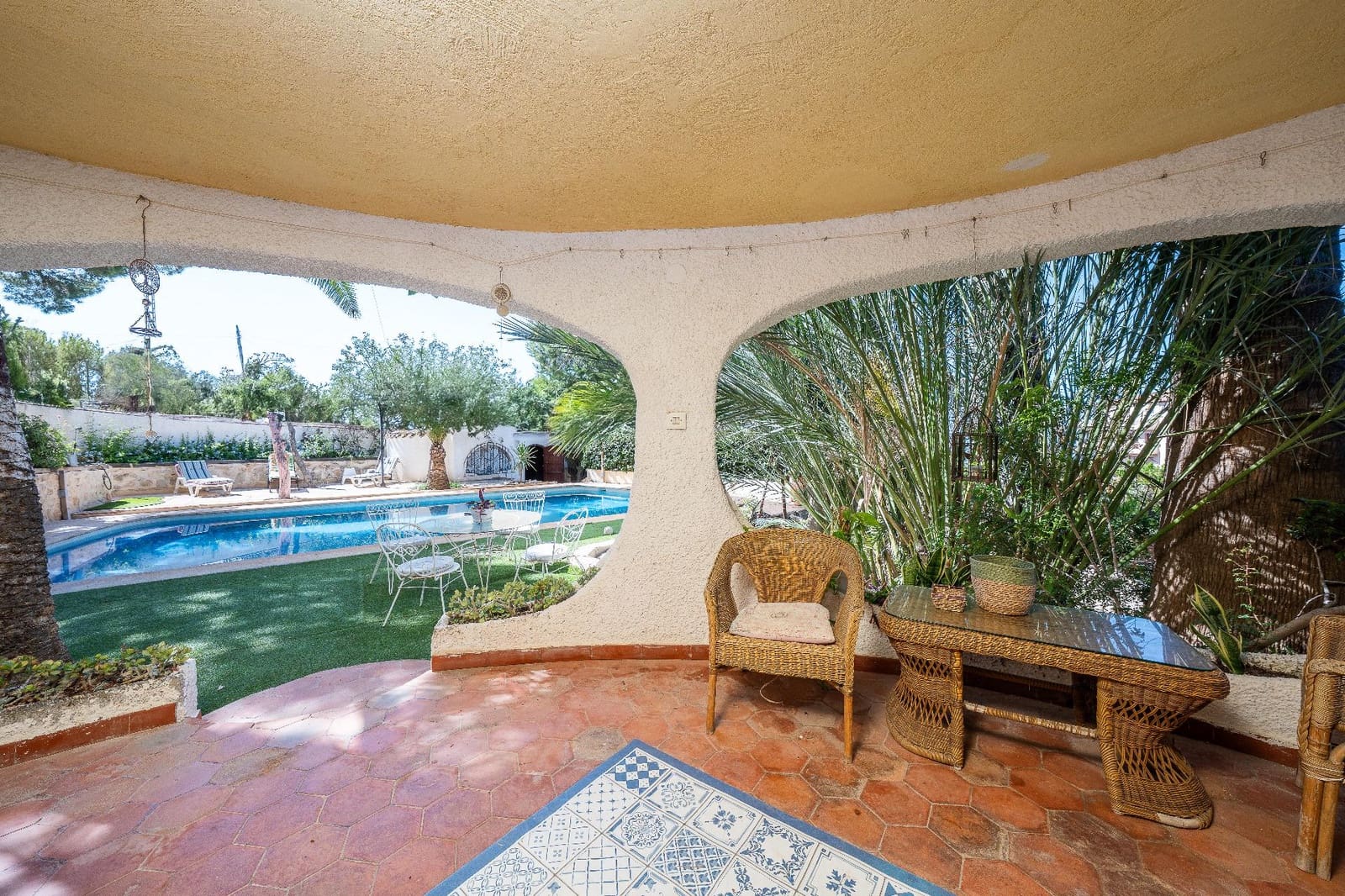 4 soveværelse Villa til salg i El Campello med swimmingpool garage - € 800.000 (Ref: 9929340)
