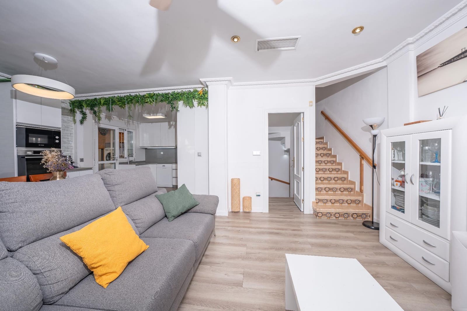 Adosado de 4 habitaciones en Torrevieja en venta con piscina - 340.000 € (Ref: 9929341)
