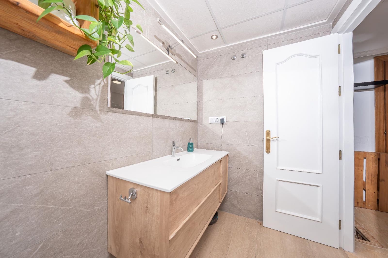 Adosado de 4 habitaciones en Torrevieja en venta con piscina - 340.000 € (Ref: 9929341)