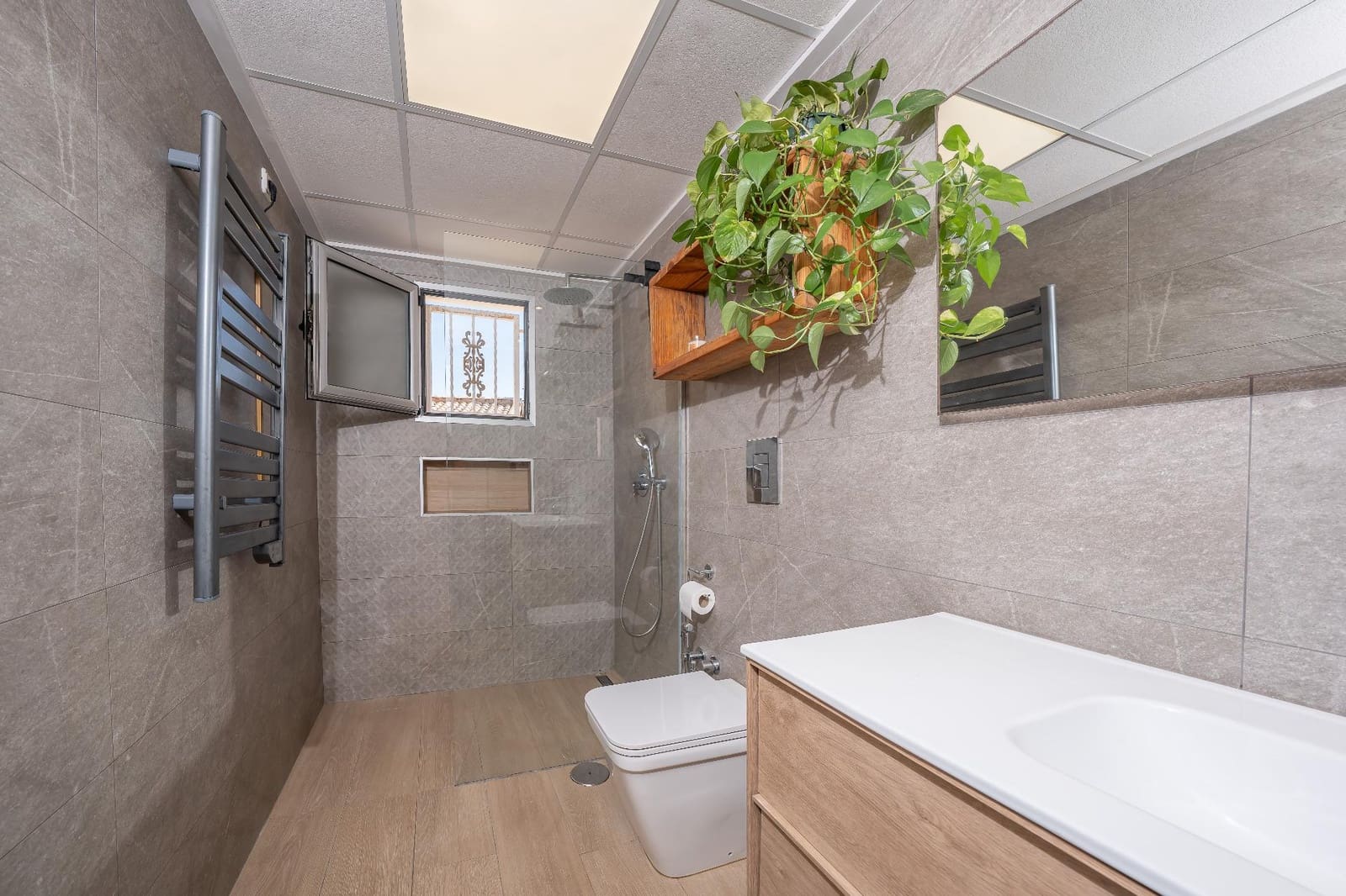 Adosado de 4 habitaciones en Torrevieja en venta con piscina - 340.000 € (Ref: 9929341)