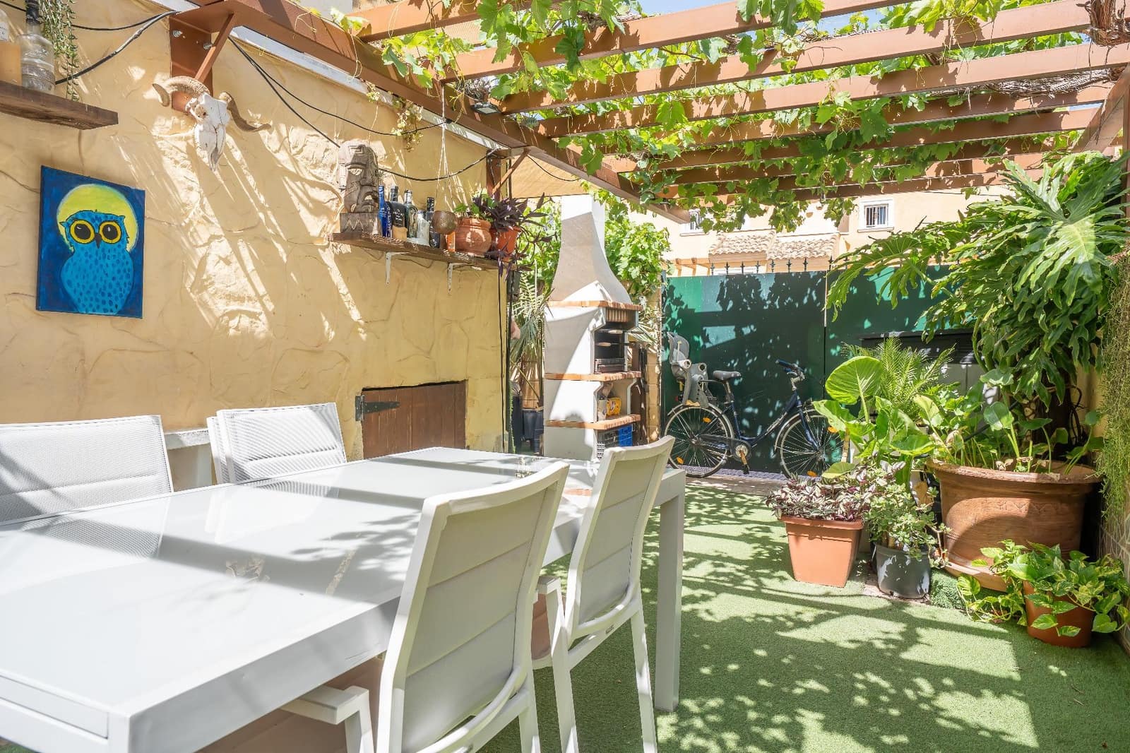 Adosado de 4 habitaciones en Torrevieja en venta con piscina - 340.000 € (Ref: 9929341)
