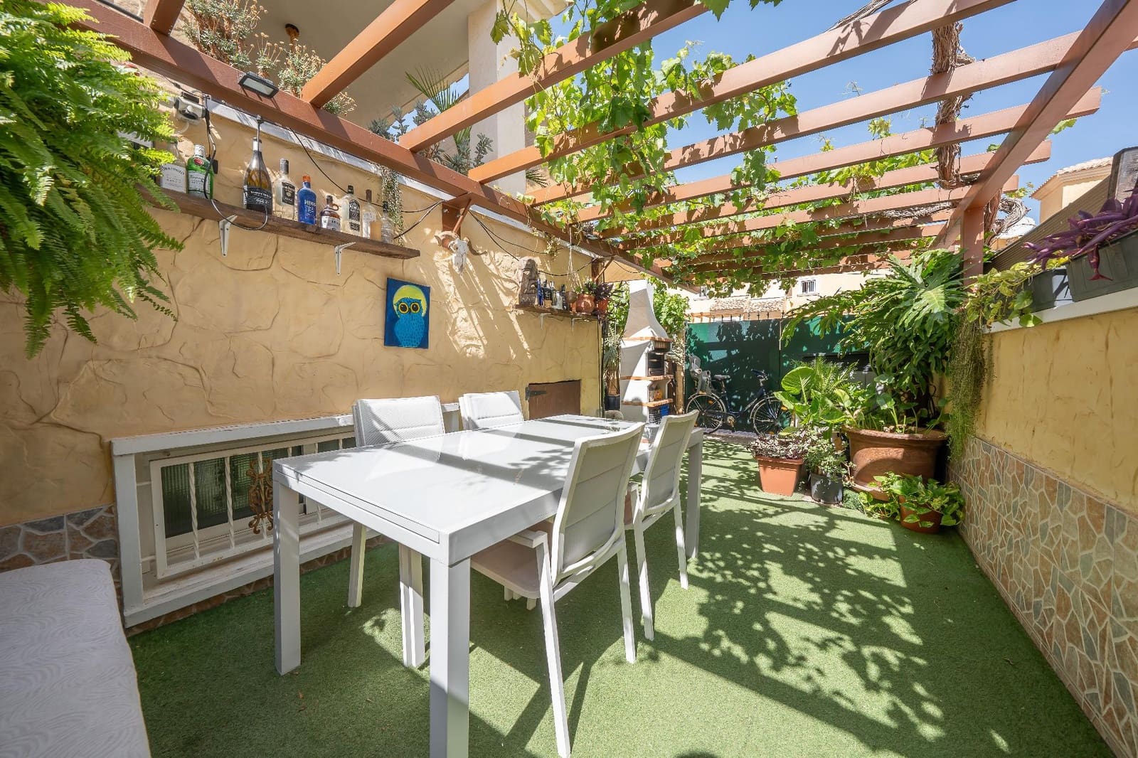 Adosado de 4 habitaciones en Torrevieja en venta con piscina - 340.000 € (Ref: 9929341)