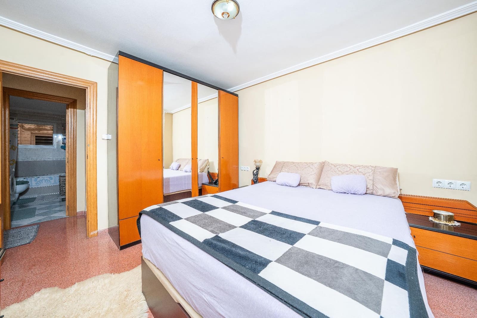 2 slaapkamer Flat te koop in Alicante stad - € 110.000 (Ref: 9934166)