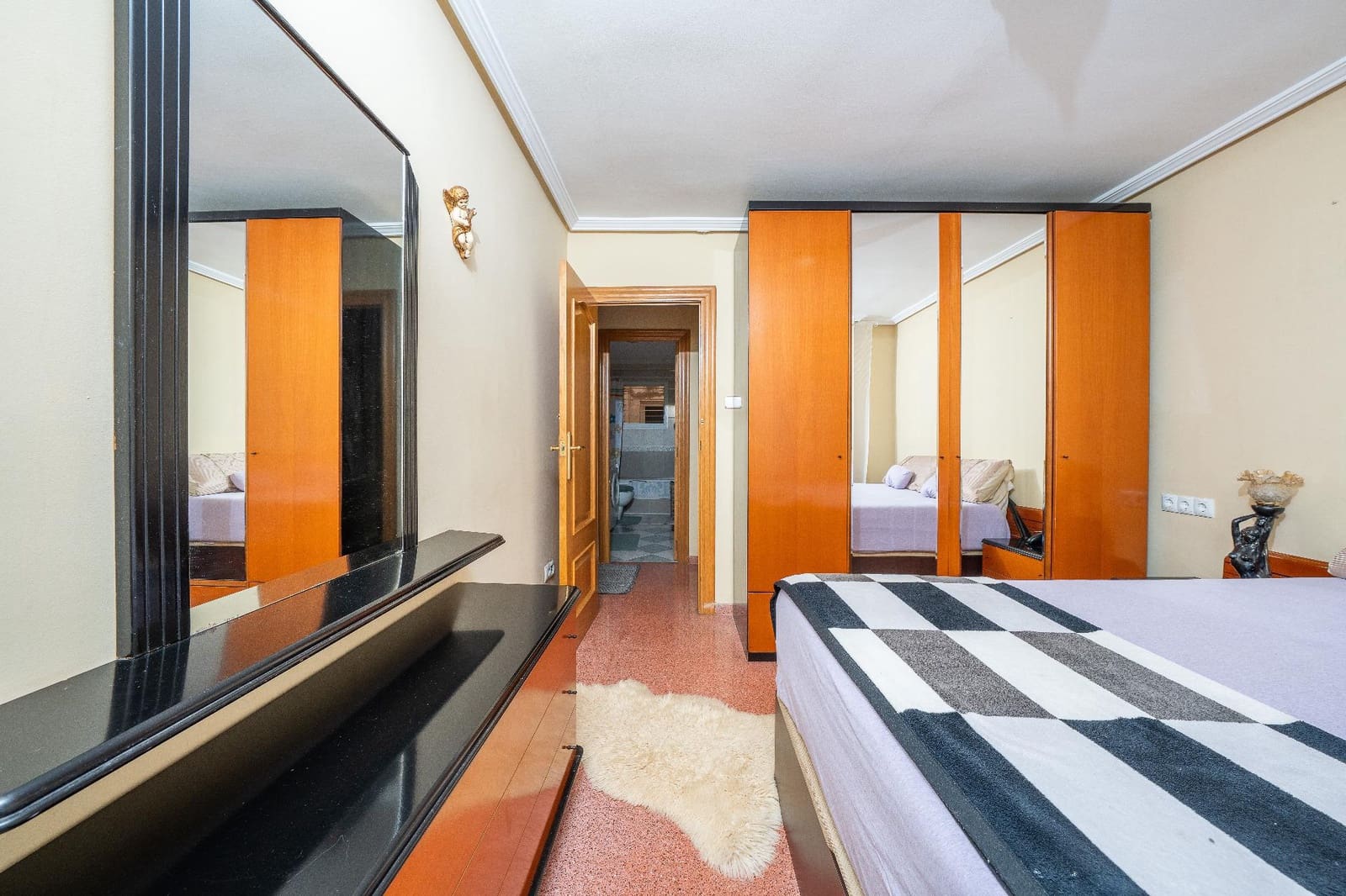 2 slaapkamer Flat te koop in Alicante stad - € 110.000 (Ref: 9934166)