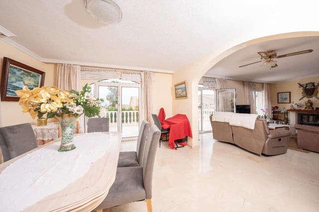 5 soveværelse Villa til salg i La Nucia med swimmingpool garage - € 999.000 (Ref: 9934167)