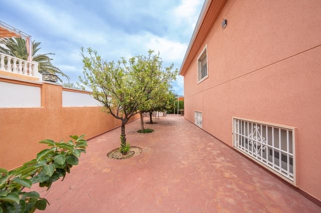 5 soveværelse Villa til salg i La Nucia med swimmingpool garage - € 999.000 (Ref: 9934167)