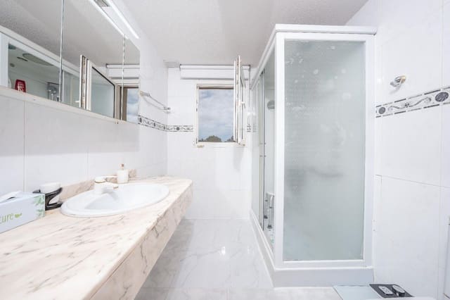 5 soveværelse Villa til salg i La Nucia med swimmingpool garage - € 999.000 (Ref: 9934167)