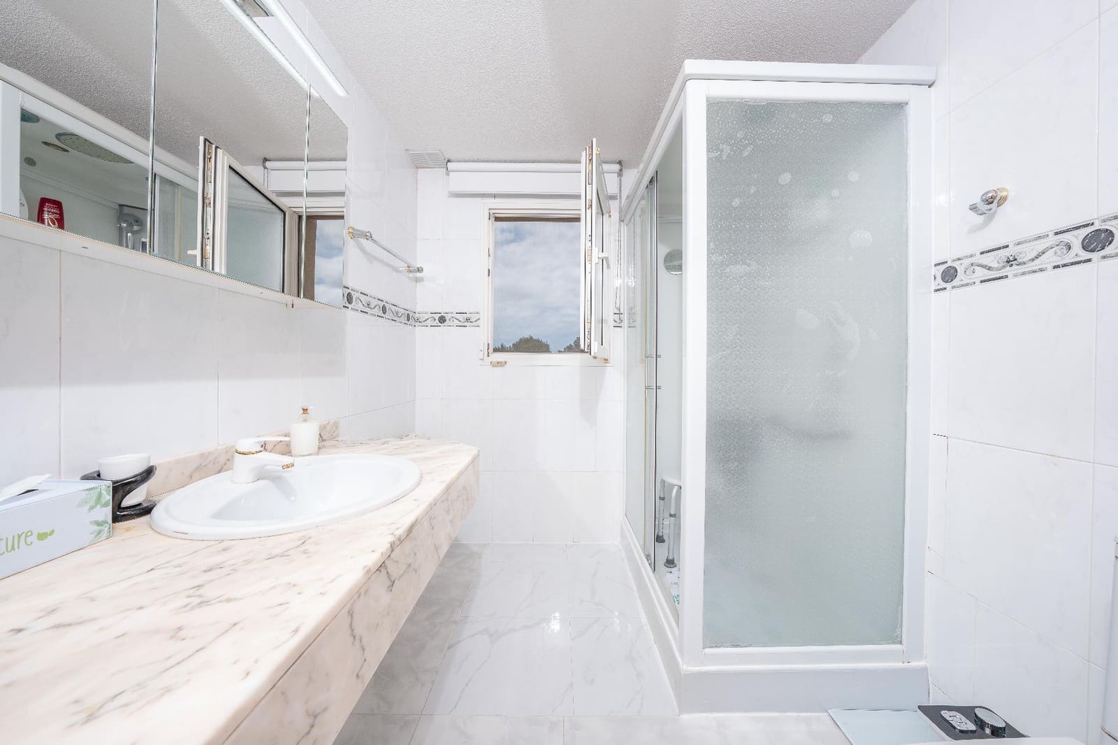 5 chambre Villa/Maison à vendre à La Nucia avec piscine garage - 899 000 € (Ref: 9934167)