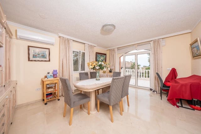 5 bedroom Villa for sale in La Nucia with pool garage - € 899,000 (Ref: 9934167)