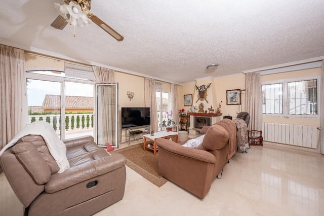 5 bedroom Villa for sale in La Nucia with pool garage - € 899,000 (Ref: 9934167)