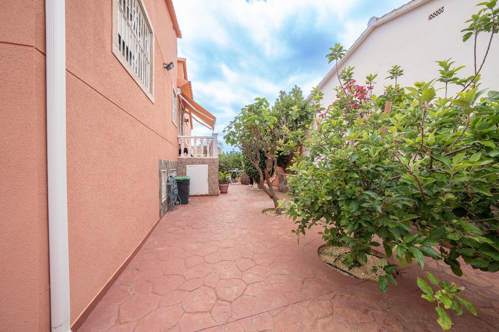 5 chambre Villa/Maison à vendre à La Nucia avec piscine garage - 899 000 € (Ref: 9934167)