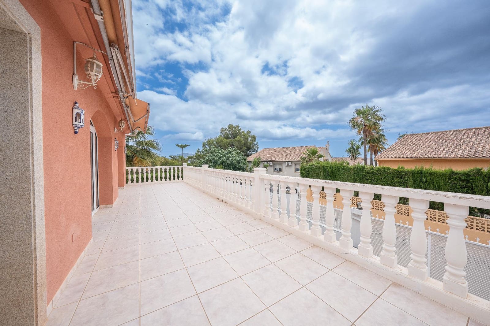 5 chambre Villa/Maison à vendre à La Nucia avec piscine garage - 899 000 € (Ref: 9934167)